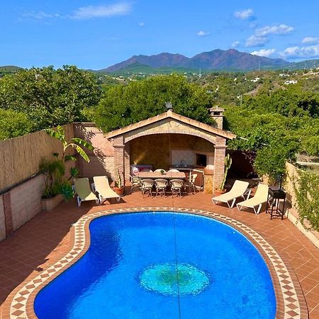 Chalet El Parral - Piscina Y Sala De Cine Malaga Bagian luar foto