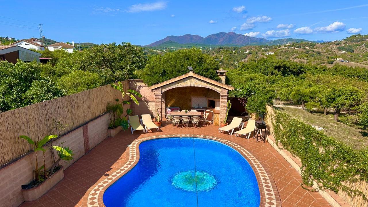 Chalet El Parral - Piscina Y Sala De Cine Malaga Bagian luar foto