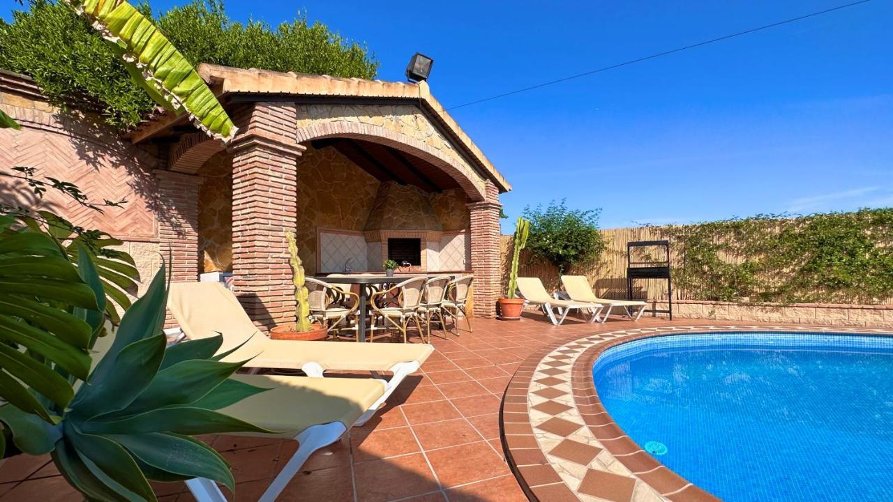 Chalet El Parral - Piscina Y Sala De Cine Malaga Bagian luar foto